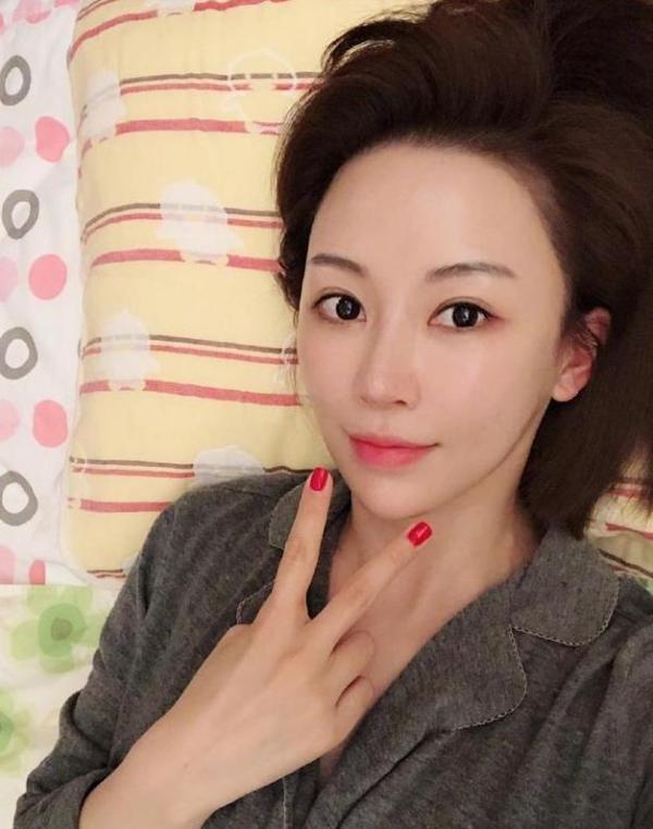 看看她洗澡后的自拍照,你敢追?