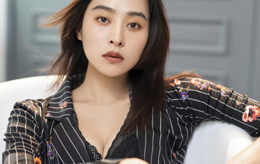 鲍启东韩庚 饰 俞颂阳金晨 饰 戴小雨蓝盈莹饰 鲍雪隋源 饰 冯希