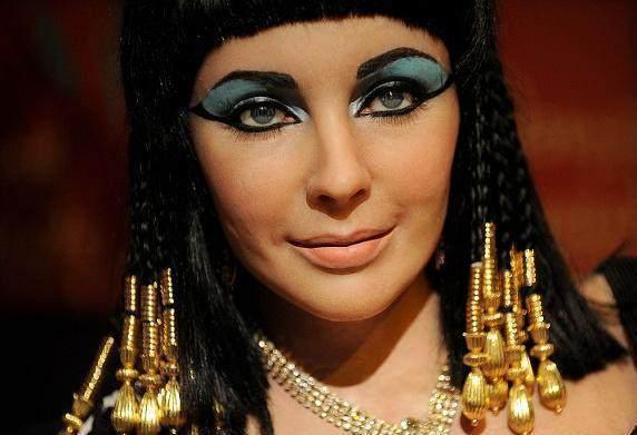 埃及艳后50岁时用毒蛇结束生命,死时为少女样貌,真实原因被揭开