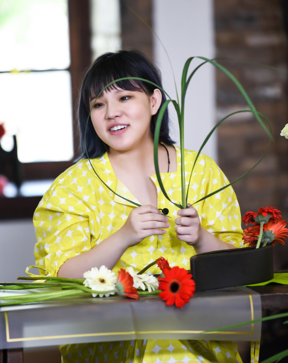 没有说谢依霖孩子不好的意思,但谢依霖是带了俩迷你版的自己吗?