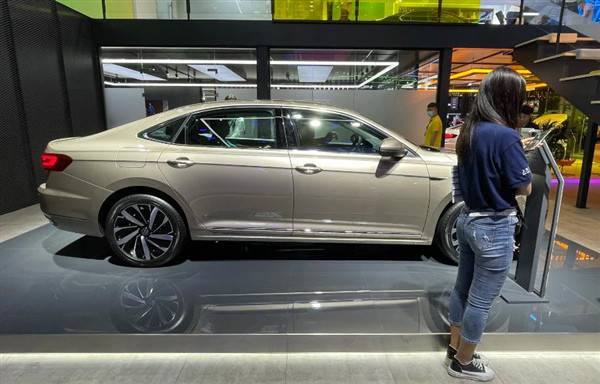 新款帕萨特实车现身 车长提升还配新外观 这次能翻身吗 全网搜