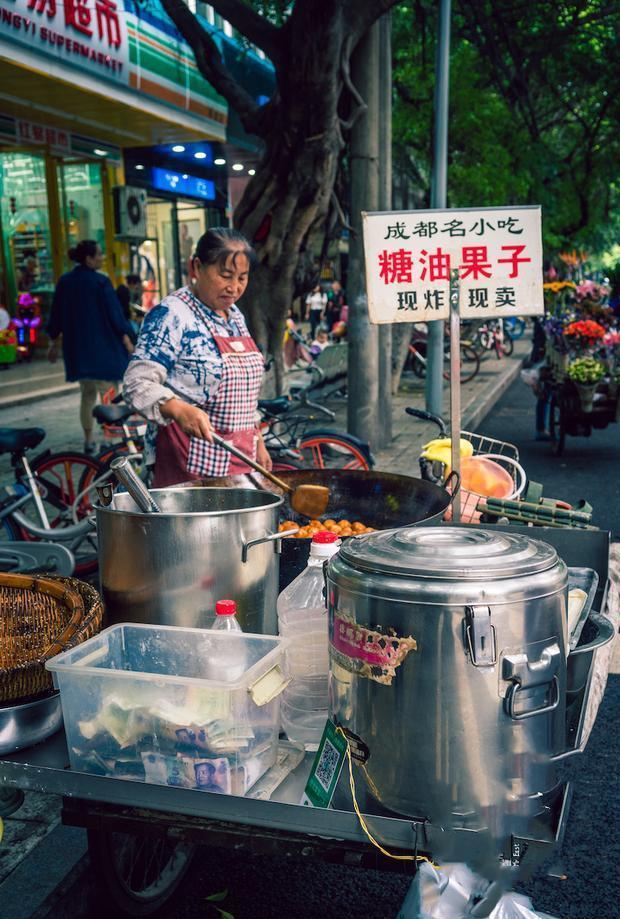 成都外来人口多吗_成都又出现了“坑人”景区,名气非常大,外地人去了要多加