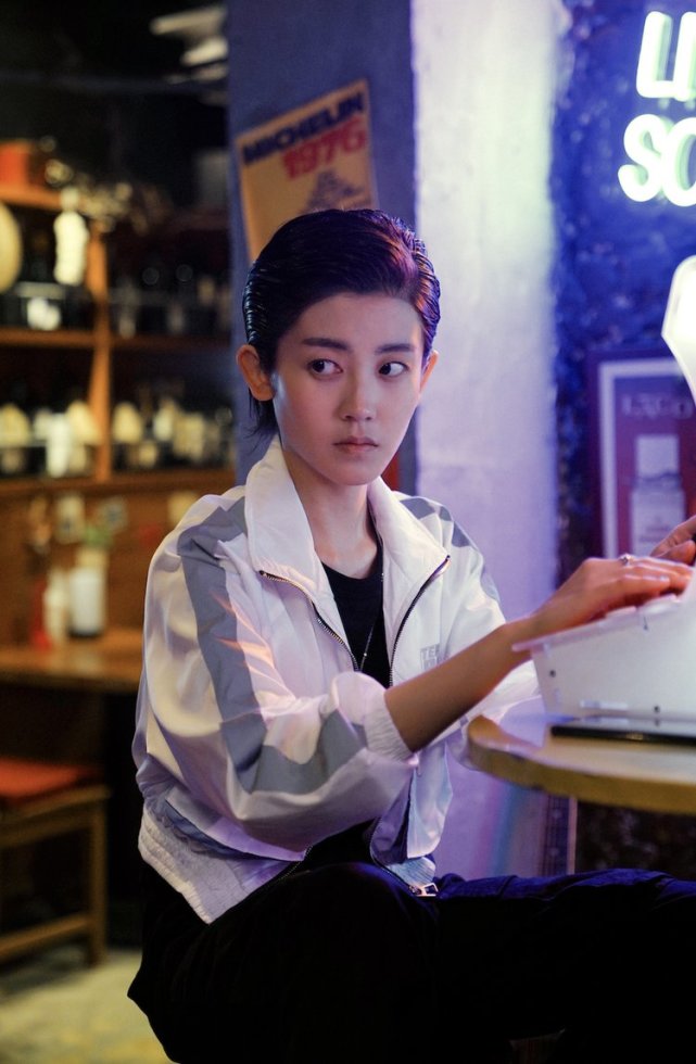 在斗破苍穹跑过龙套跟宋茜合作过两次她还是安家的瓜哥