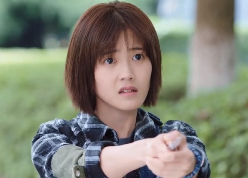 而王艺哲之所以会参演《安家》, 是因为她是张萌公司的艺人,这部剧是