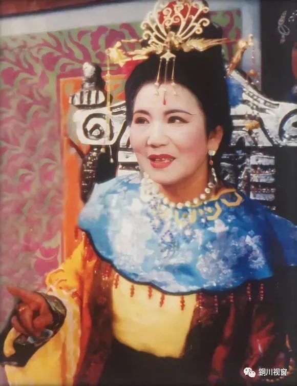 我看奏是萝卜开会……""点头yes,摇头no,来是come去是go,要打招呼喊