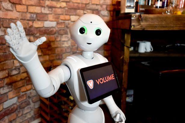 日本软银集团(softbank group corp)生产的人形机器人"小辣椒"(pepper