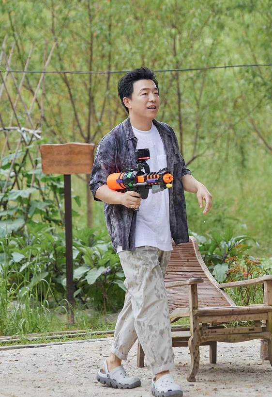 收视率都非常的不错,新一期的节目中,节目组邀请了黄渤到蘑菇屋做客