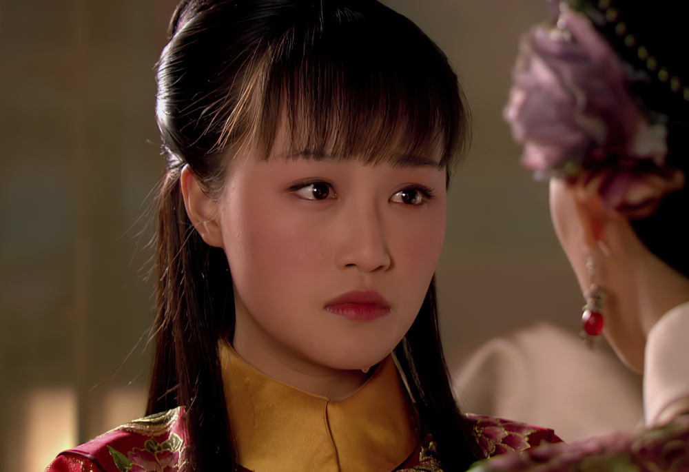 甄嬛传:同样是甄嬛嫁妹,浣碧满头珠翠,为何玉娆头饰少的可怜?