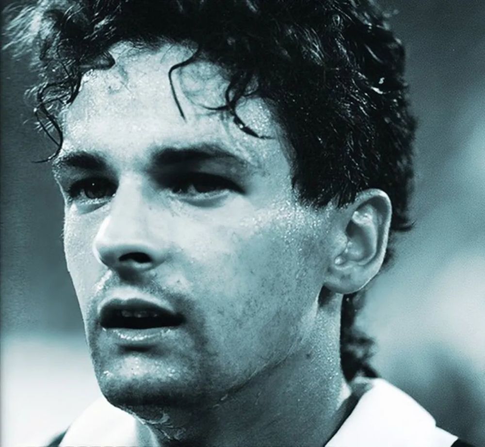 足球记忆当你老了头发白了谁还记得你年轻时的容颜巴乔篇