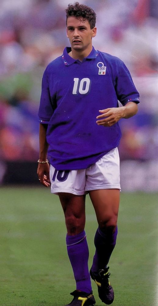 足球记忆当你老了头发白了谁还记得你年轻时的容颜巴乔篇