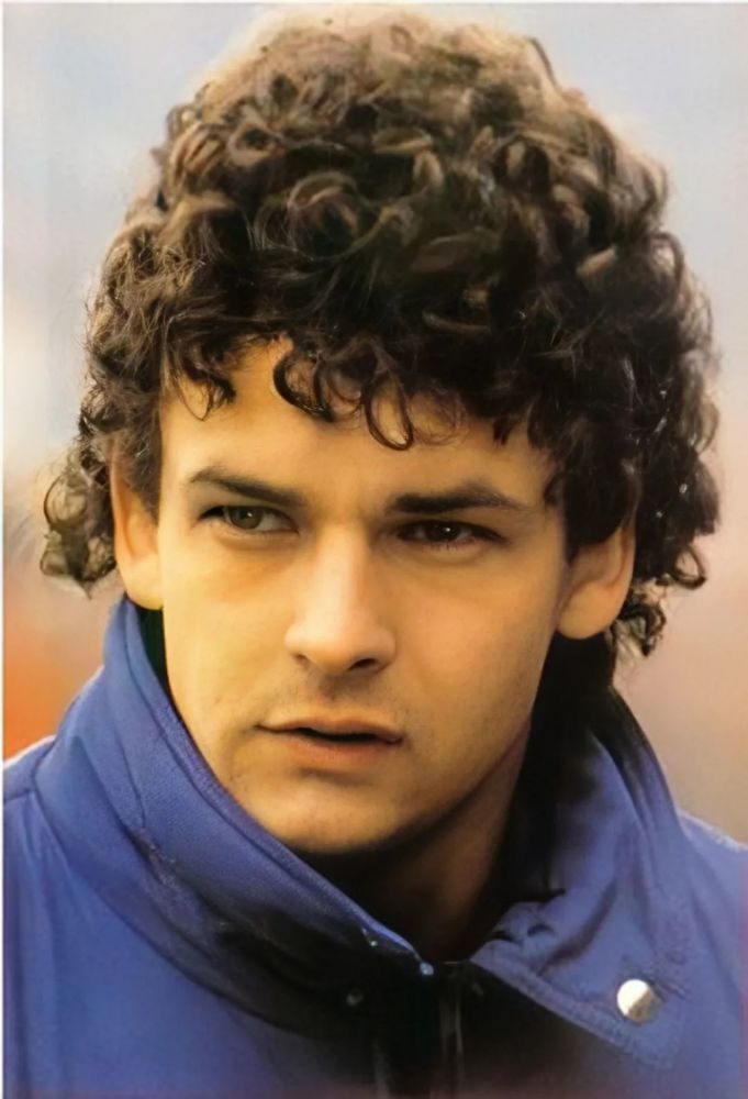 足球记忆当你老了头发白了谁还记得你年轻时的容颜巴乔篇