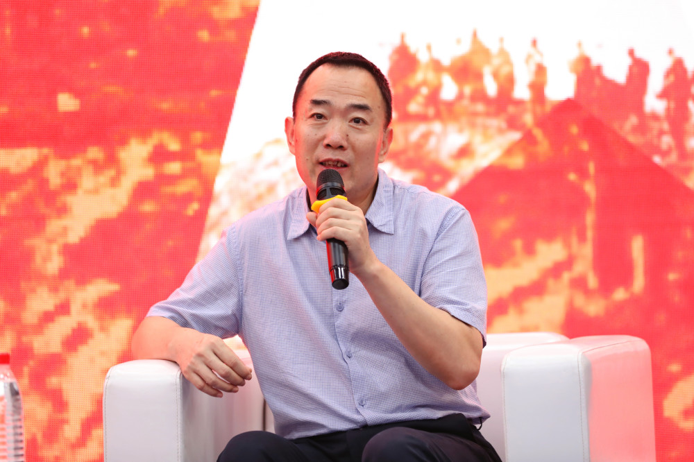 中国出版集团有限公司党组成员茅院生说:铁流是山东人,《靠山》这本书