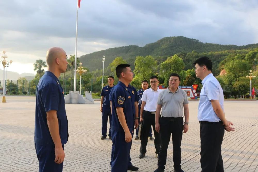 南平市委常委副市长张朝阳深入南平市森林消防支队走访慰问