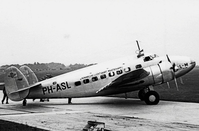 客機改轟炸機二戰英國洛克希德哈德遜輕型轟炸機