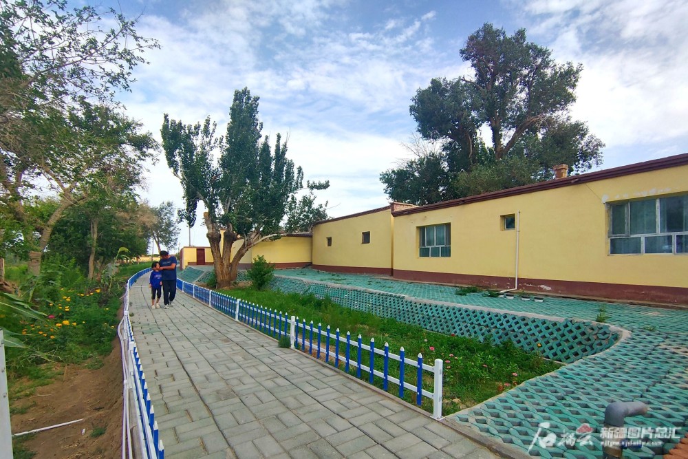 古勒巴格村村美人富花园村