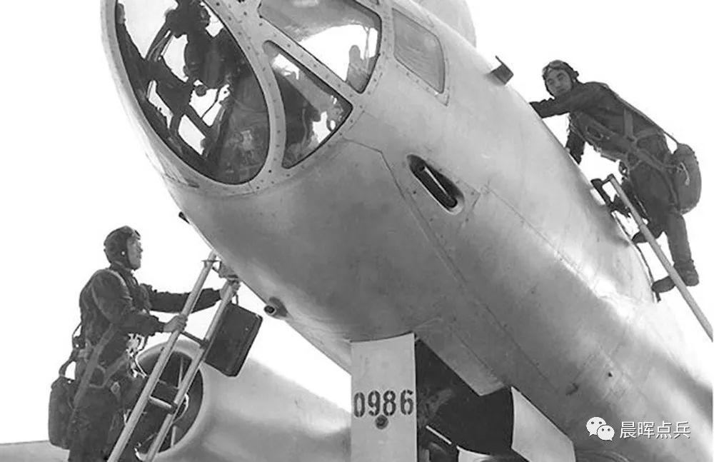 93式轻型轰炸机图片