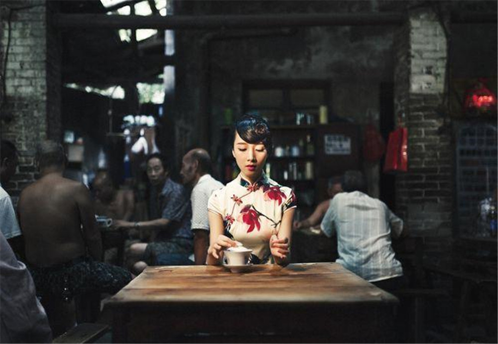 暂坐坐拥23套房的富婆依然用身体谋求利益贪欲有多可怕