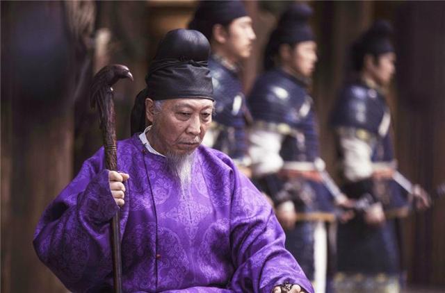 古代没有银行和手机可以转账官员遍布全国该怎么领每月工资