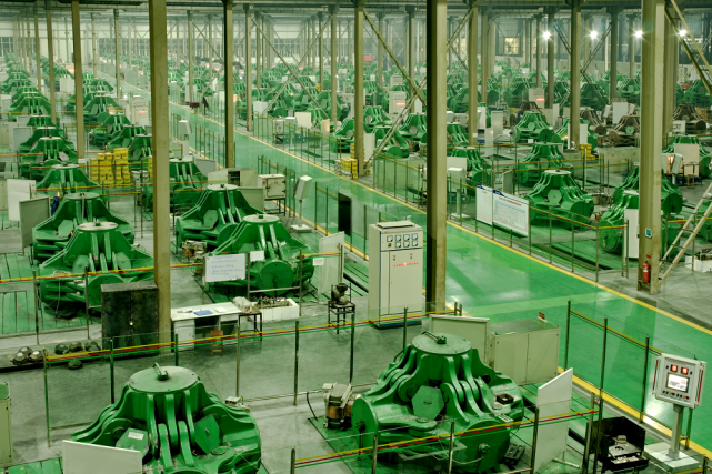 但随着近年来培育钻石的发展,这些人造金刚石厂商纷纷拓展业务线,加快