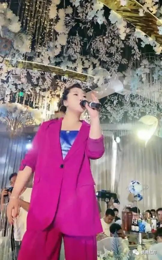 本山传媒张小伟儿子大婚小沈阳录视频道喜一句同行惹热议