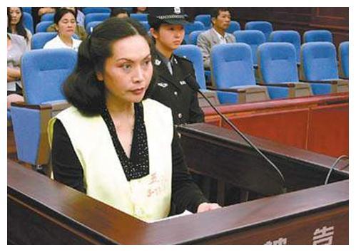 警方顺藤摸瓜,发现徐福英牵涉其中,向侯连喜借高利贷,因此,把徐福英关