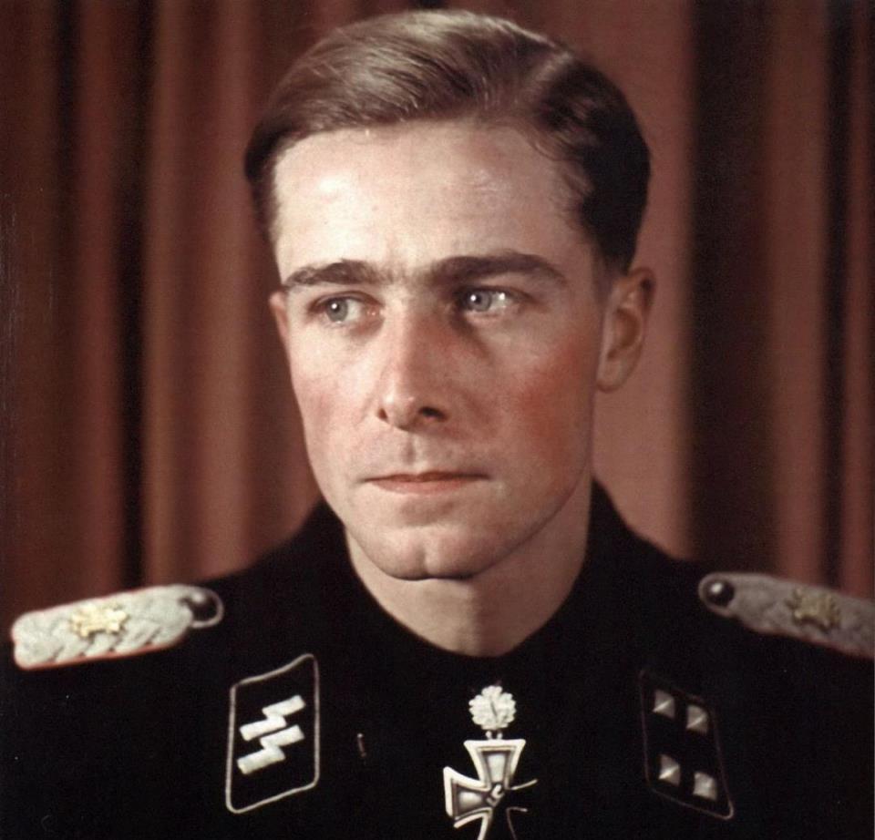 到死也不肯认罪这名德国党卫军军官被人活活烧死在家