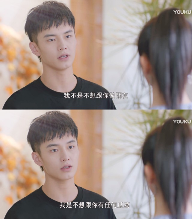 对那些吐槽男主颜值不太行的,我只想说何与饰演的陆正安,咋看确实不