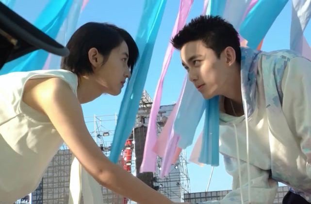 盛夏未来花絮张子枫说吴磊唱歌像熊二人同框太甜蜜