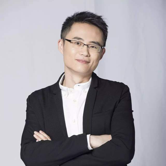 名叫"致谭女士"的网友爆料说,周玄毅和比他小19岁的女友恋爱3年,但在6