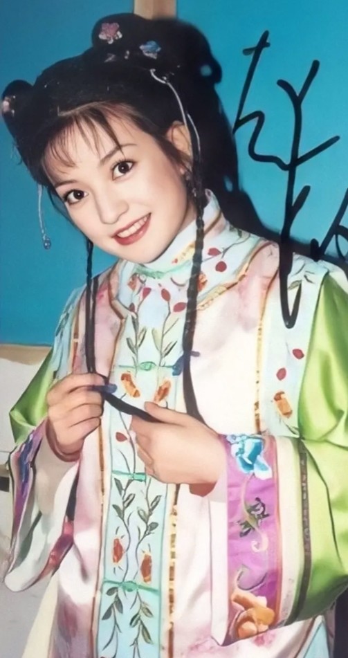 《还珠格格》有这么一幕:福伦一家为小燕子紫薇到底谁才是沧海遗珠