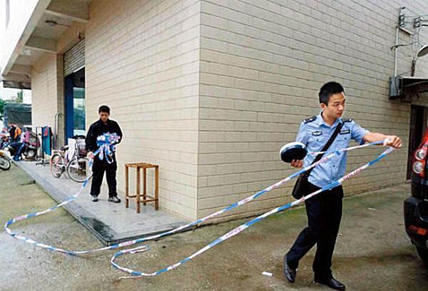 2011年5月初,广西贺州发生了一起血腥的灭门惨案,在一栋有七层楼的