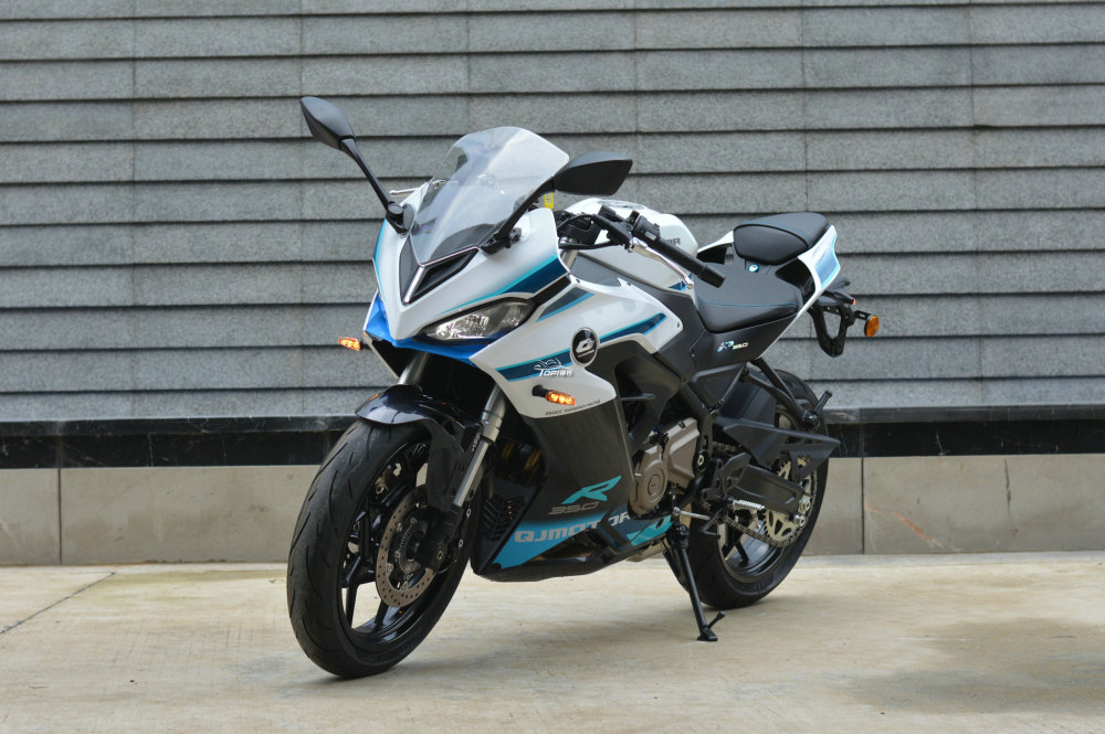 国产小排量双缸跑车新标杆qjmotor赛350双碟版实拍