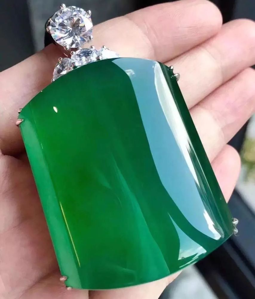 关于翡翠收藏,什么样的才是最硬通的呢?