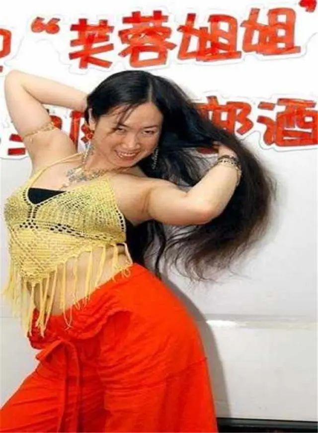 43岁的芙蓉姐姐,已是资产过亿的单亲妈妈了啊