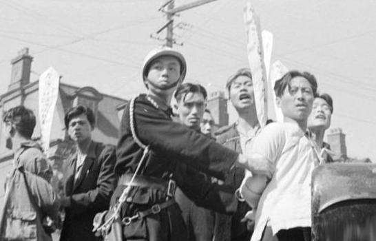 解放前夕上海刑场的老照片视死如归的壮烈场景实在让人佩服
