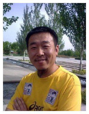 高昌昊是土生土长的山西人,并非专业演员,在做演员之前,日常的工作就