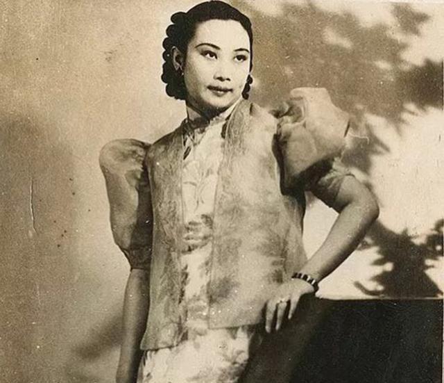 30年代的交际花,个个美艳动人,胡蝶式穿搭是上海滩的时尚标杆