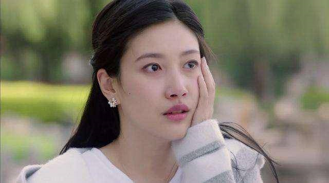 与窦骁是同学一直出演正剧北辙南辕的啜妮终于被发现了