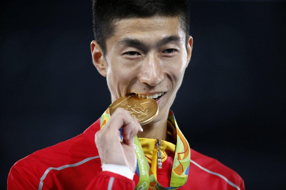 朱帅璧合,东京奥运会开幕式,中国代表团旗手将由朱婷和赵帅担任.