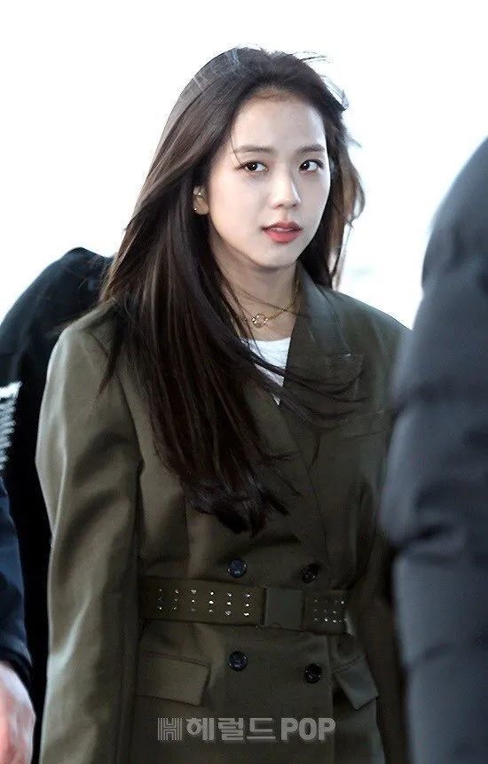 金智秀jisoo新闻图照样能打的美貌永远不要质疑门面