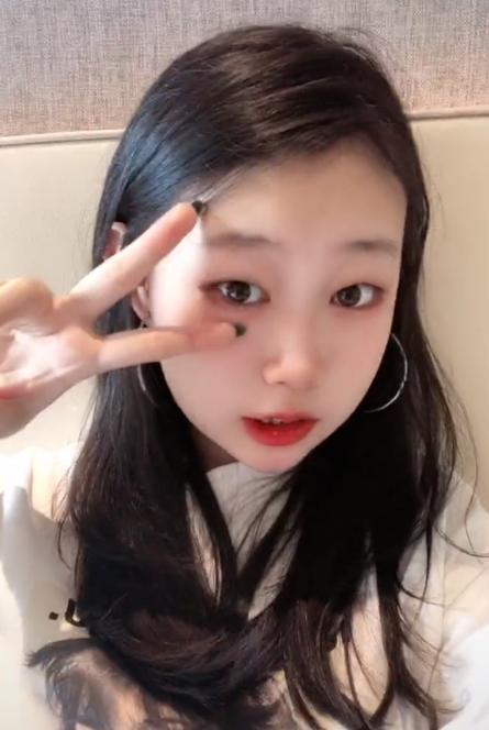 小沈阳14岁女儿近照曝光,颜值大逆袭神似"金智妮",被赞高级脸