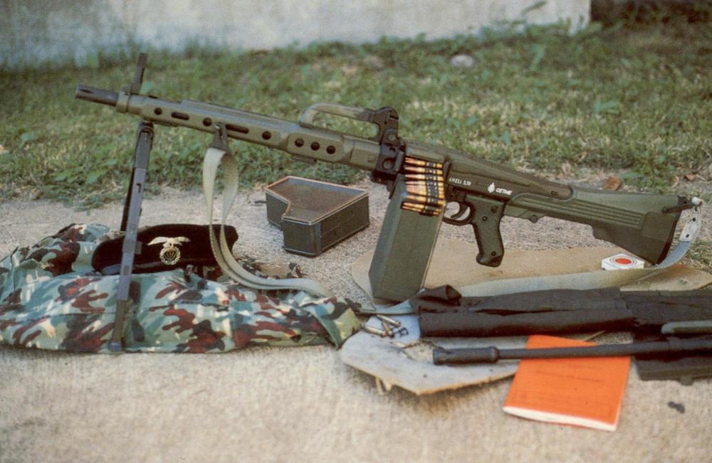 步兵的手持重火力全球十大现役轻机枪有你认识的吗