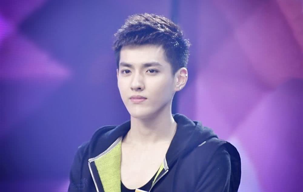 墙倒众人推李雪琴迅速撤掉吴亦凡合照多品牌发声解约态度强硬