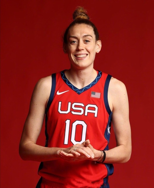 阿里尔·阿特金斯,苏·伯德,蒂娜·查尔斯,娜菲莎·科利尔,斯凯拉·迪