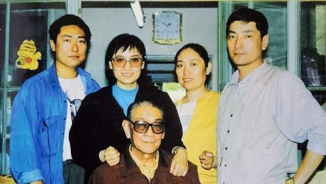 老顽童谢添和他深爱的女人美貌妻子为何称上了贼船