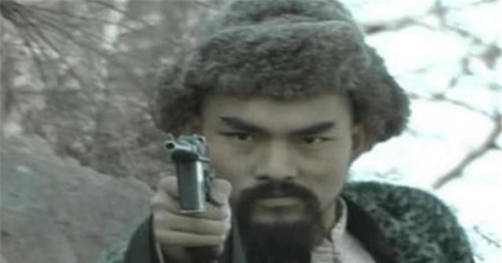 《亮剑》中,黑云寨山猫子为何敢杀魏和尚?是谁给他的勇气?