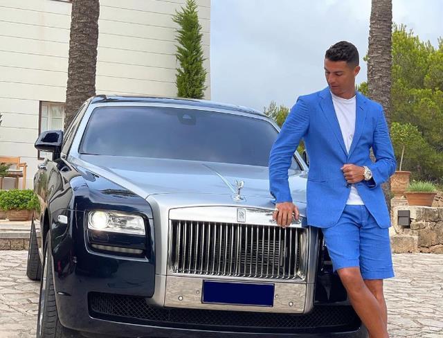 富豪新玩法!c罗每次晒车都不一样,集齐所有大牌,最便宜7位数