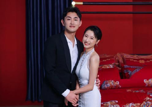 王彥霖和艾佳妮婚禮,上演深情擁吻,伴郎團陣容強大