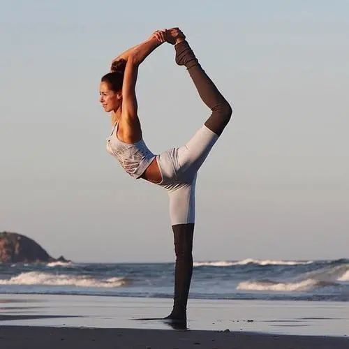 瑜伽舞王式最美的瑜伽体式激发你的智慧和美