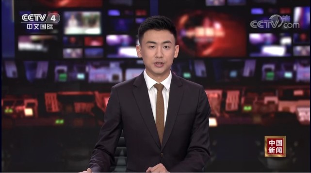 《中国新闻》新生代男主播,兴恺晨,何志凌颜值高,田靖华显老成